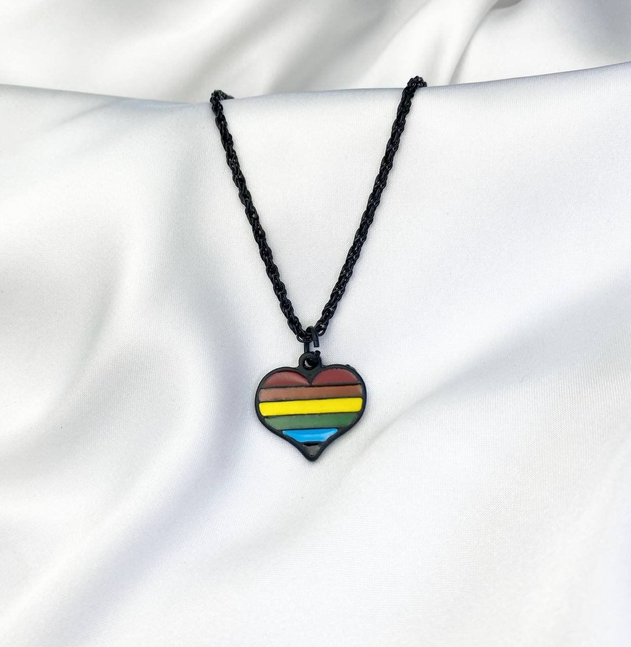 Lgbt Temalı Renkli Kalp Kolye