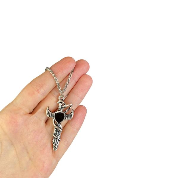 Kalpli Kılıç Gotik Gümüş Renk Kolye