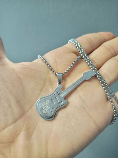 Elektro Gitar İki Katmanlı Gümüş Renk 316L Paslanmaz Çelik Figür Kolye