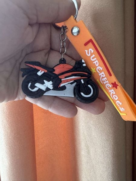 YAMAHA R6 SİLİKON MOTORSİKLET ANAHTARLIK 1 ADET (Stok Durumuna Göre Renk Gönderimi Sağlanır)