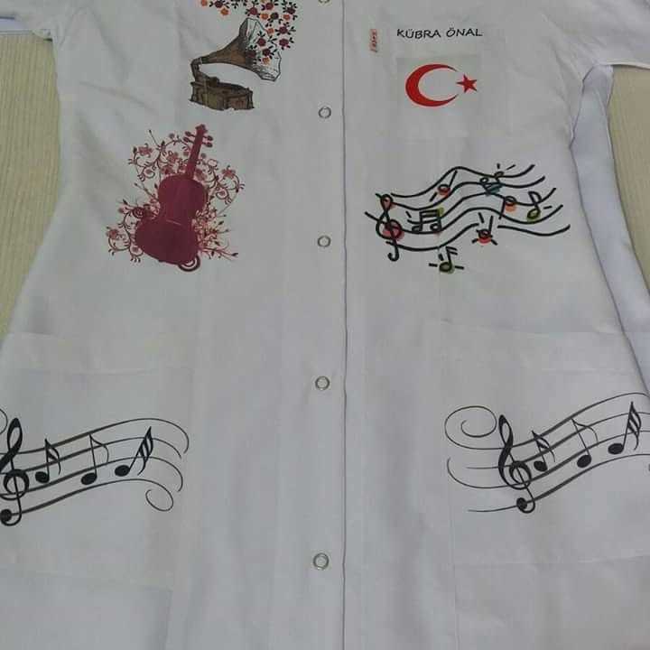 Müzik Desen Kişiye Özel İsimli Öğretmen Önlük