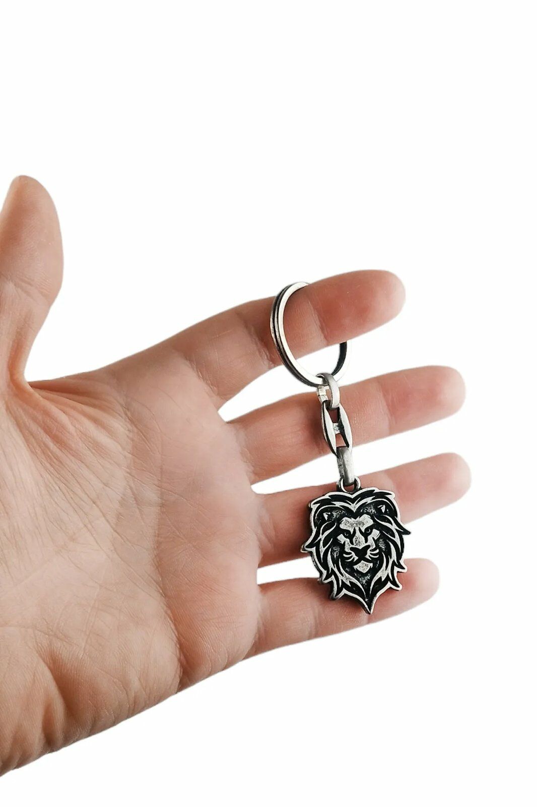 Tek Taraflı Aslan Görselli Eskitme Renkli Metalden Anahtarlık 1 Adet