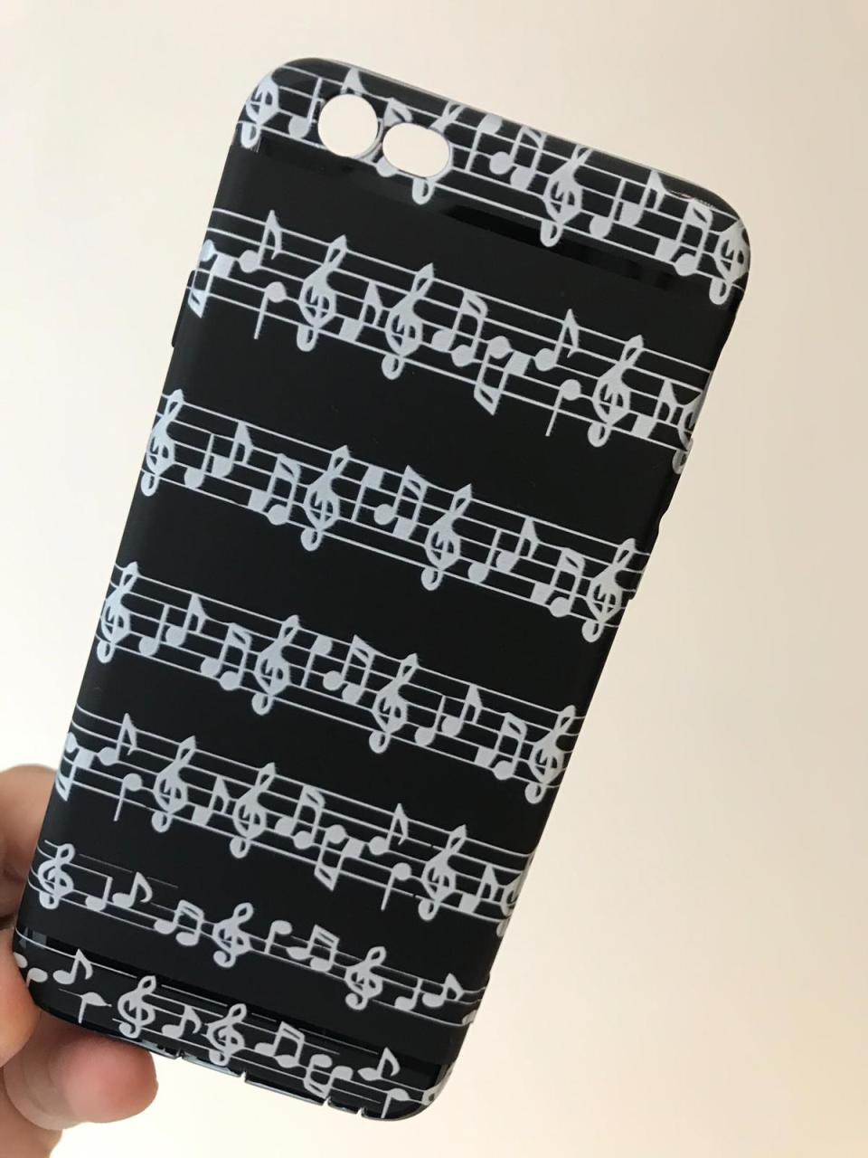 Siyah Dizekli Notalar iPhone Telefon Kılıfı