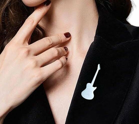 Şık Gümüş Gitar Model Broş - Yaka İğnesi Unisex Aksesuar