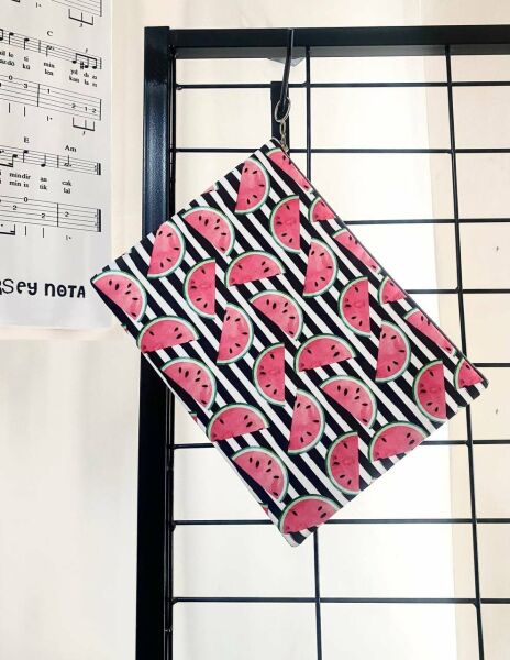 Karpuz Dilimi Desenli Siyah Beyaz Çizgili Clutch Portföy Çanta