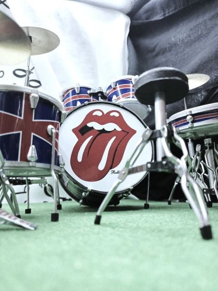 The Rolling Stones Rock Müzik Grubu Minyatür Enstrüman Bateri Davul Seti Baterist - 17cm x 25cm x 18cm