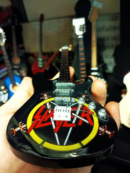 Slayer Rock Müzik Grubu Elektro Gitar El Yapımı Ahşap Minyatür Hediyelik Biblo 25 cm