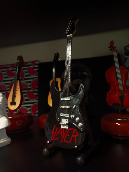 Slayer Rock Müzik Grubu Elektro Gitar El Yapımı Ahşap Minyatür Hediyelik Biblo 25 cm