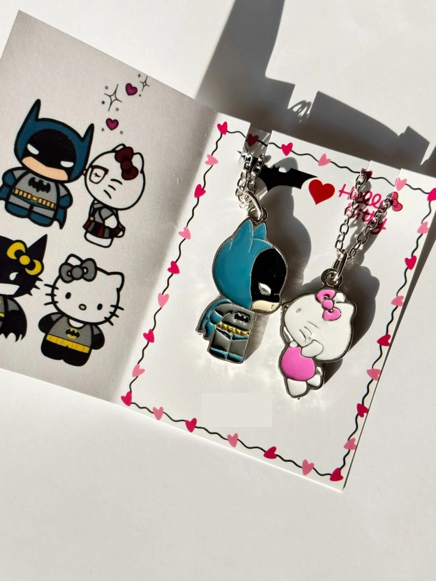 Batman & Hello Kitty 2’li Çift Kolye Seti