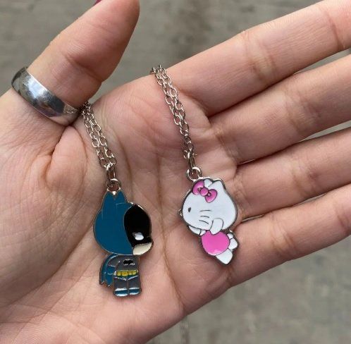 Batman & Hello Kitty 2’li Çift Kolye Seti