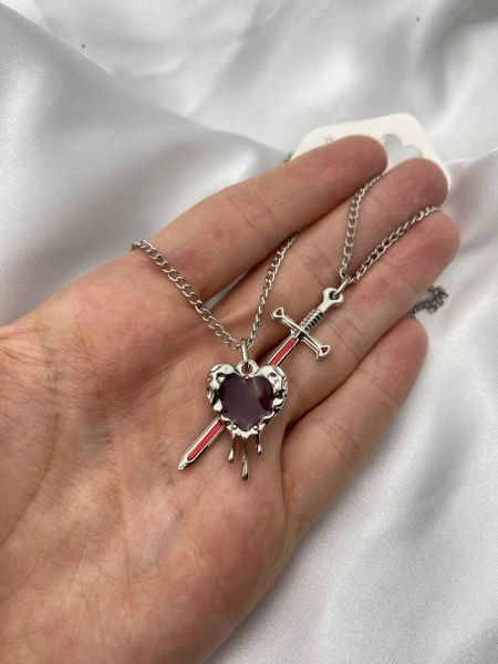 Birleşebilen Kılıç ve Kalp İkili Gotik Gümüş Kaplama Kırmızı Mineli Kolye Seti