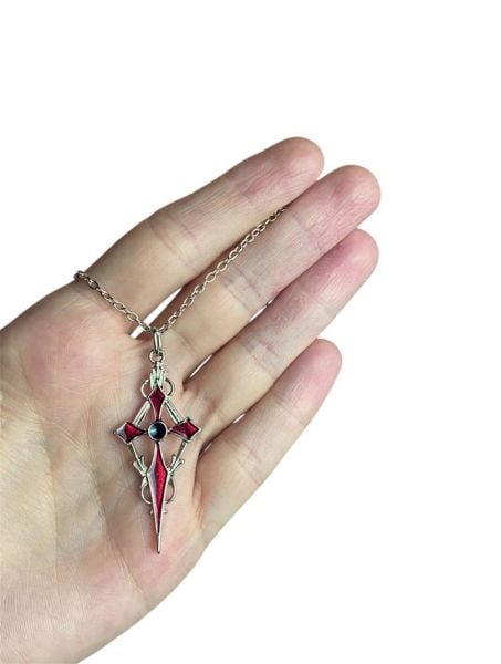 Gümüş Kaplama Kırmızı Mineli Gotik Haç Kolye