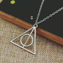 Harry Potter Ölüm Yadıgarları  Üçgen  Ortası Dönen Çelik Kolye