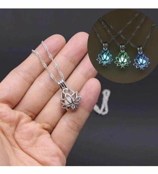 Gece Parlayan Yeşil Lotus Çiçeği Kolye