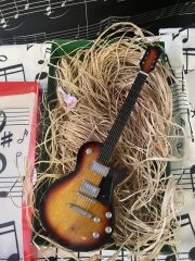 Elektro Açık Gitar Kahve Rengi El Yapımı Biblo Minyatür 25 cm 3D