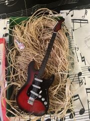 Elektro Gitar Kahve Rengi El Yapımı Biblo Minyatür 25 cm 3D