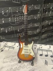Elektro Gitar Ahşap El Yapımı Biblo Minyatür 25 cm