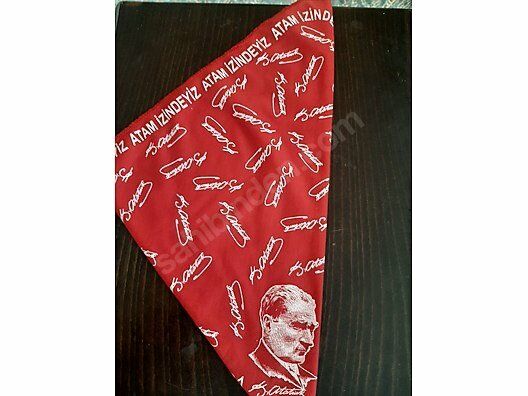 Kırmızı Atatürk İmza Fular - Bandana - 23 Nisan, 29 Ekim, 30 Ağustos, 19 Mayıs Atam İzindeyiz