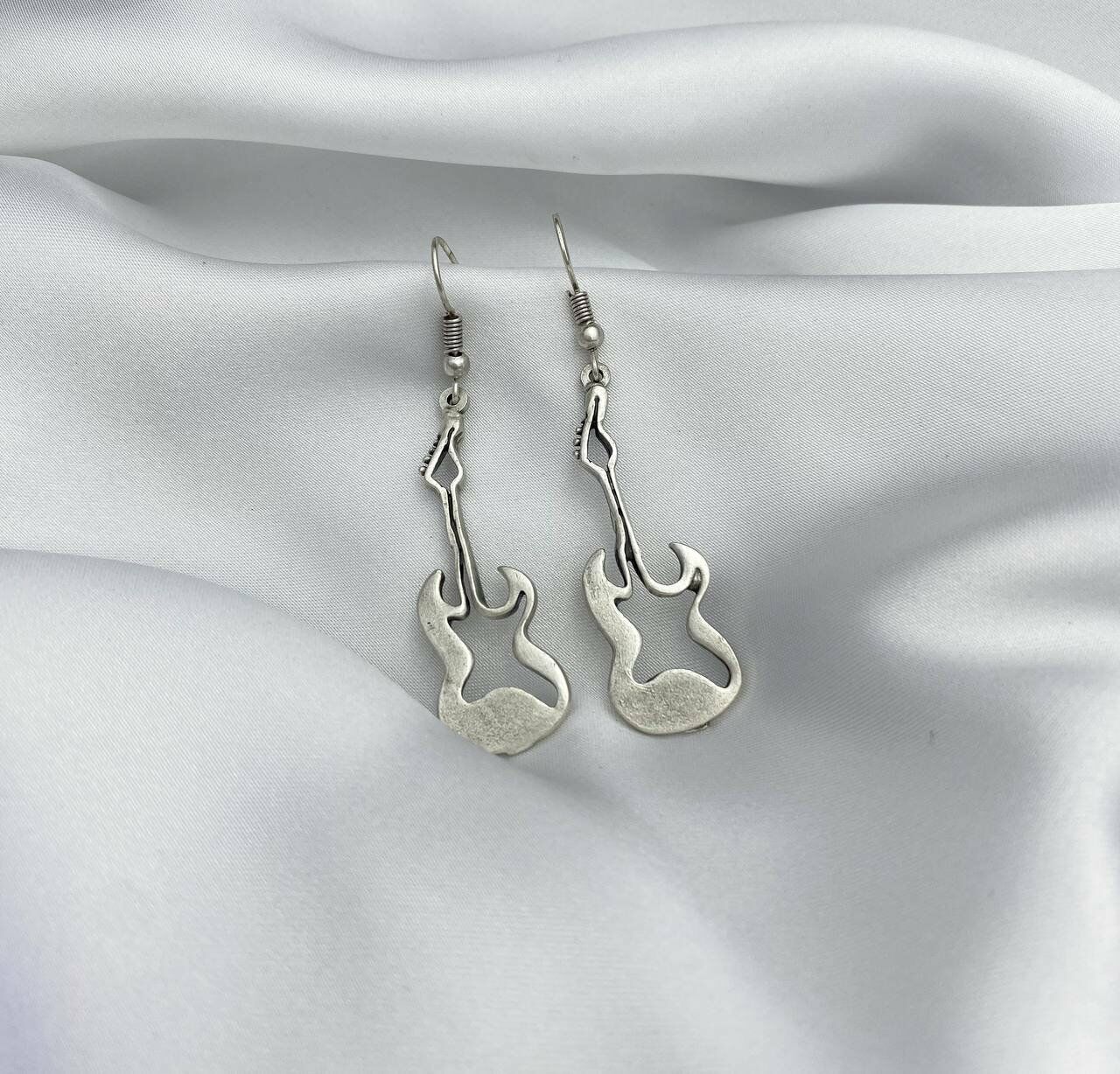 Alevli Gitar Müzik Figürlü Küpe