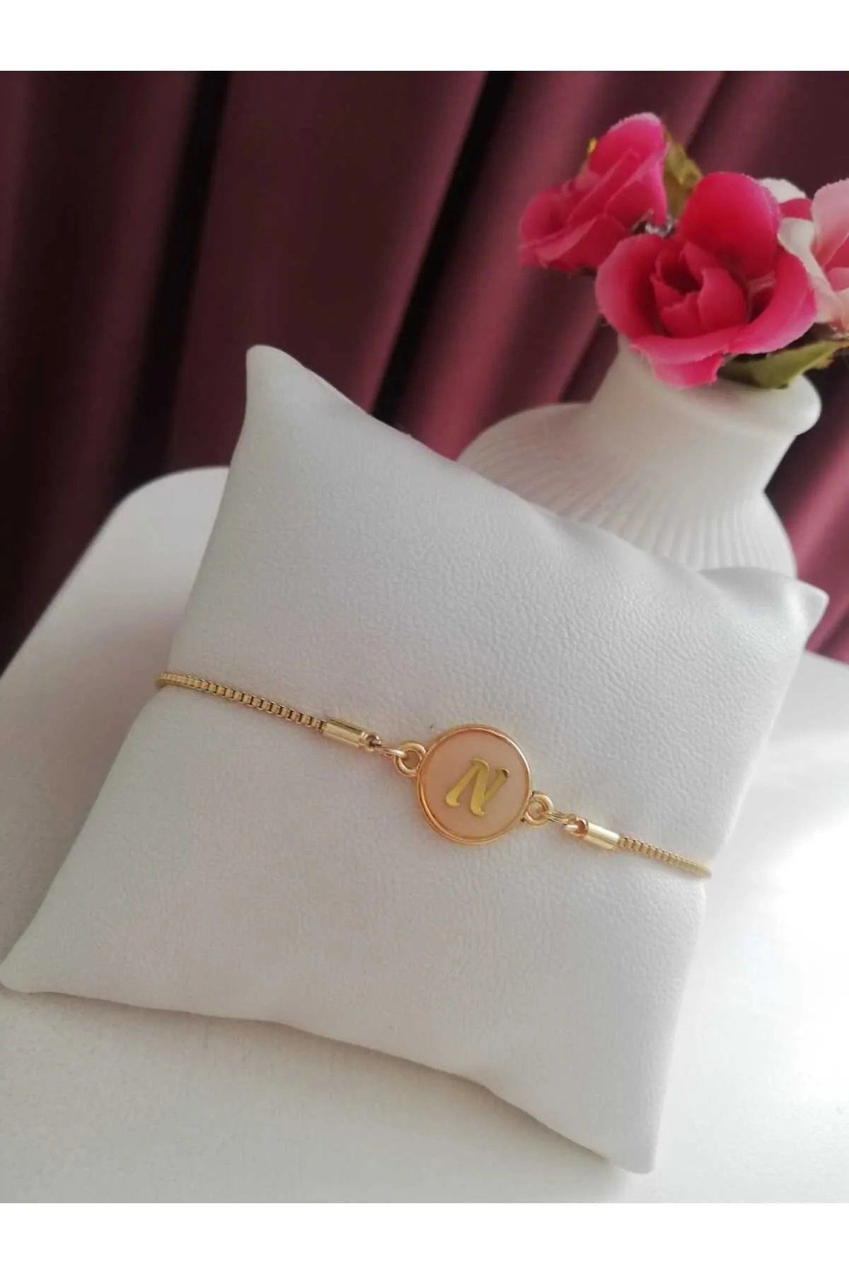 Altın Sedef Ayarlanabilir Kadın Gold Asansörlü N Harf Bileklik