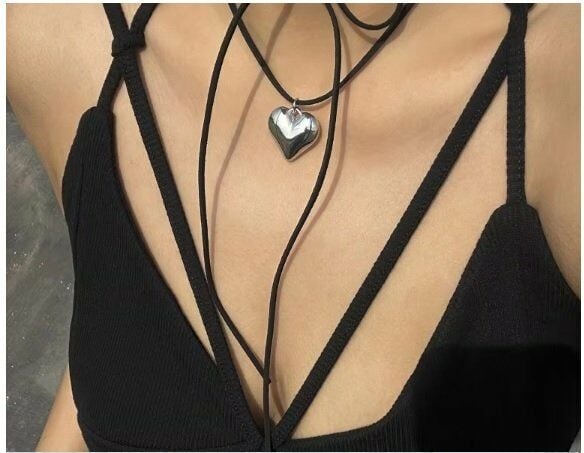 Vintage Big Heart Siyah İpli Silver Kolye
