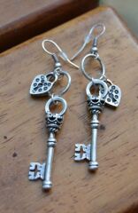 Antik Gümüş Bohem Anahtar Kalp Küpe