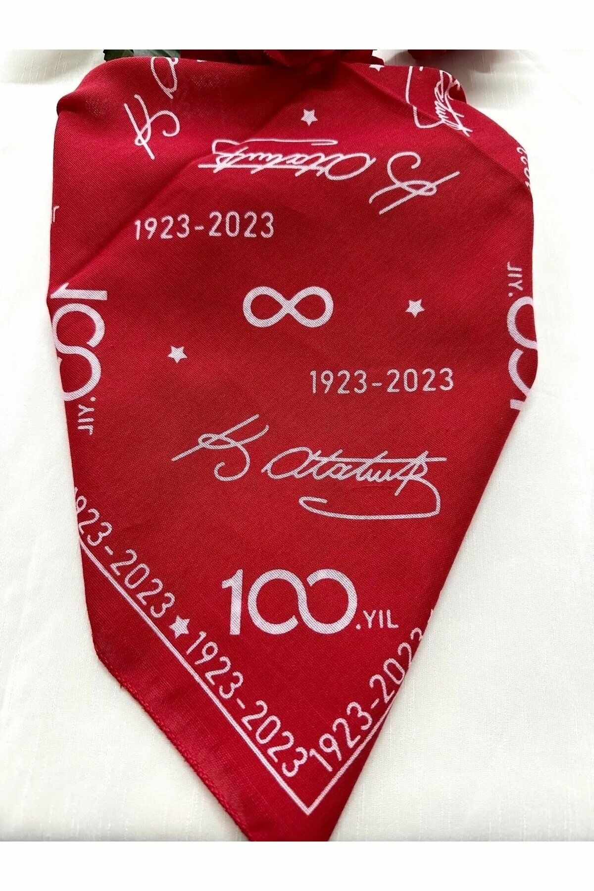 Kırmızı Atatürk Silüetli Ve Imzalı Pamuk Kumaş Fular 2 adet - Bandana - 23 Nisan, 29 Ekim, 19 Mayıs