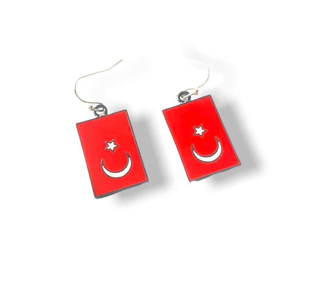 Bayrak Küpe