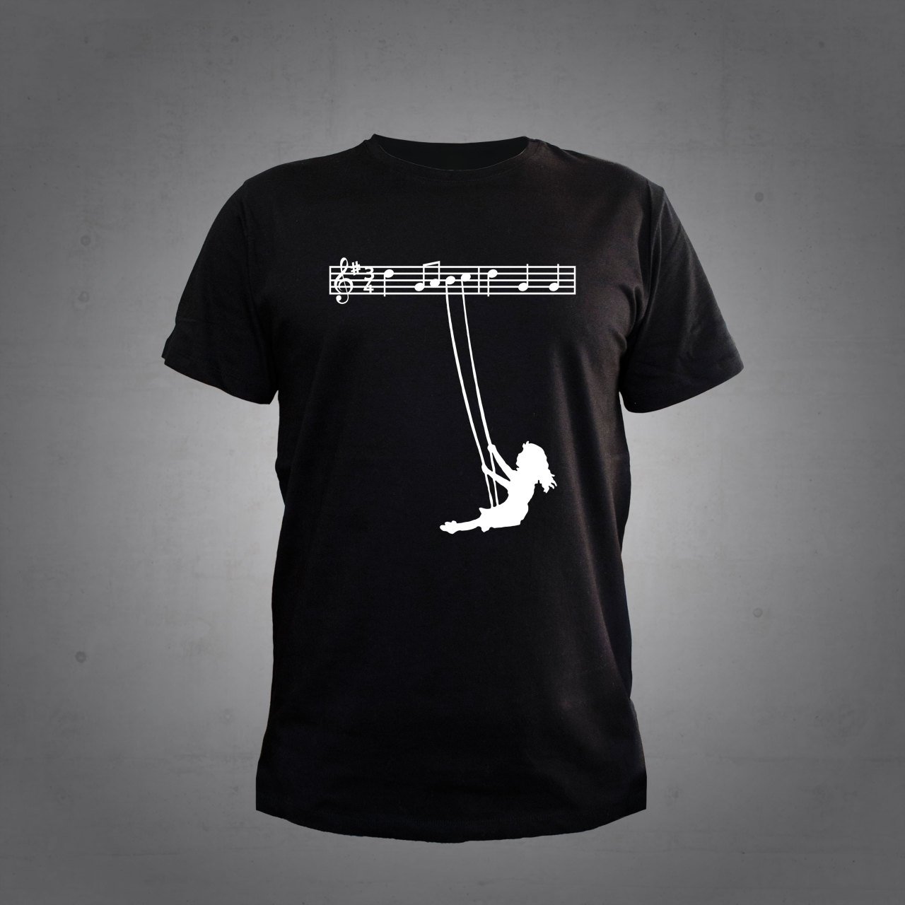 Notalarda Sallanan Kız Siyah Tshirt L