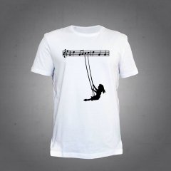 Notalarda Sallanan Kız Ekru Tshirt