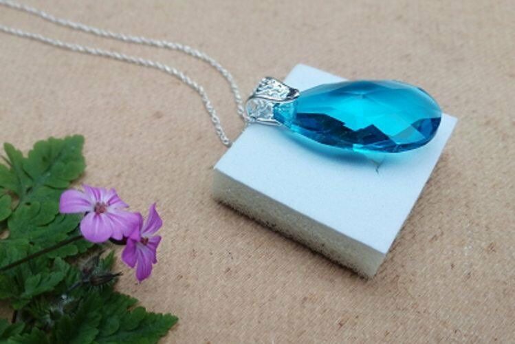Mücevher damla taşlı mavi topaz damla kadın kolye