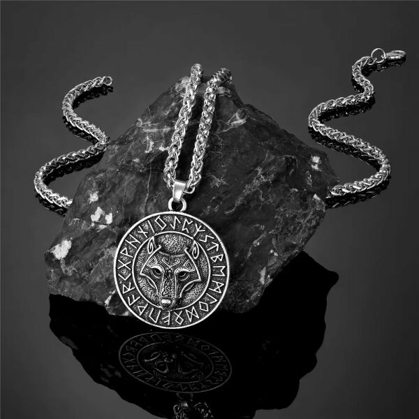 Viking Savaşçı Kurt Kabartma Nordik İskandinav Rune Titanyum Paslanmaz Çelik Erkek Kolye 3D