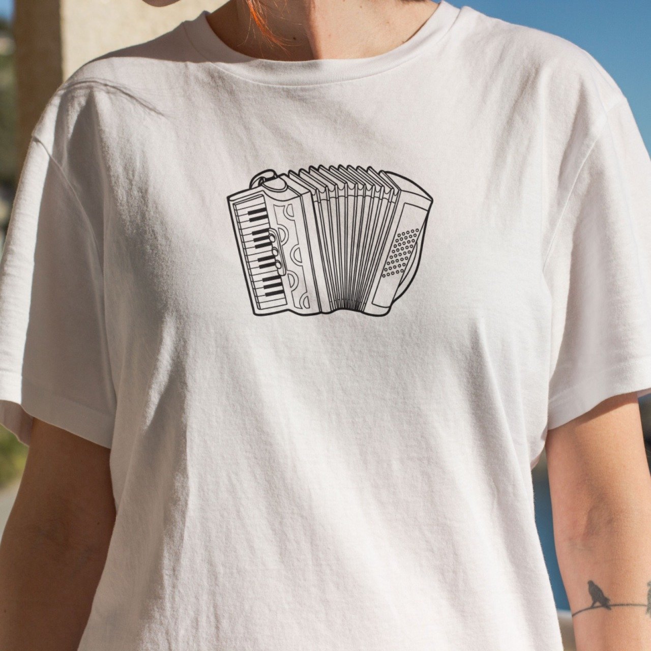 Akordeon Beyaz Tshirt Unisex L