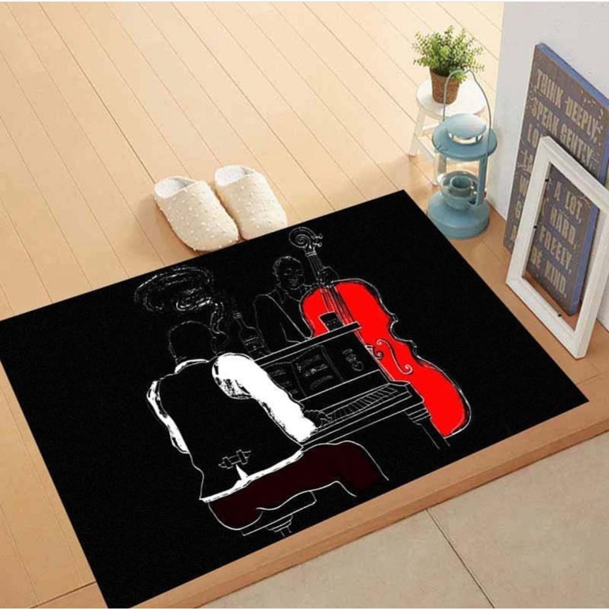 Piyano Çalan Adam  Paspas İsimli