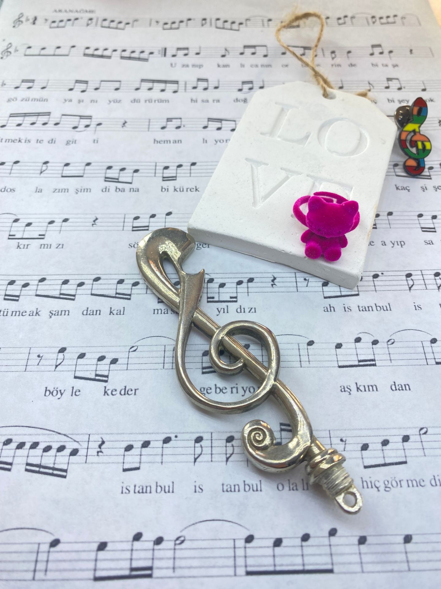 Pembe Tüylü Hello Kitty Yüzük