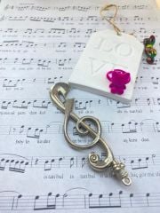 Pembe Tüylü Hello Kitty Yüzük
