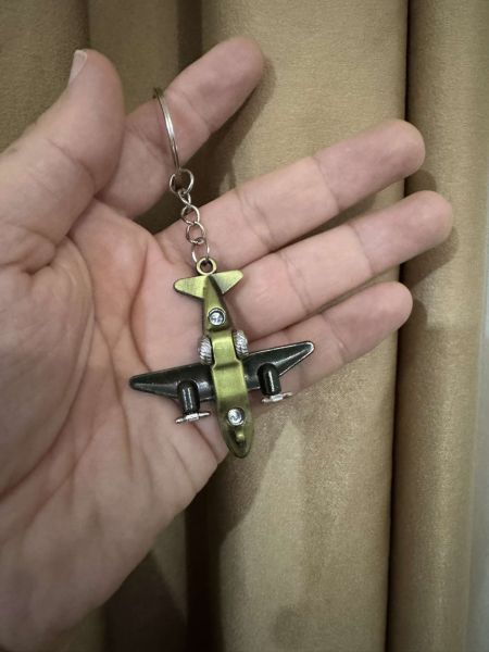 Pervaneli Uçak 3 Boyutlu Tekerlekleri Dönen Pervanesi Dönen Hoster Pilot Hediye Anahtarlık
