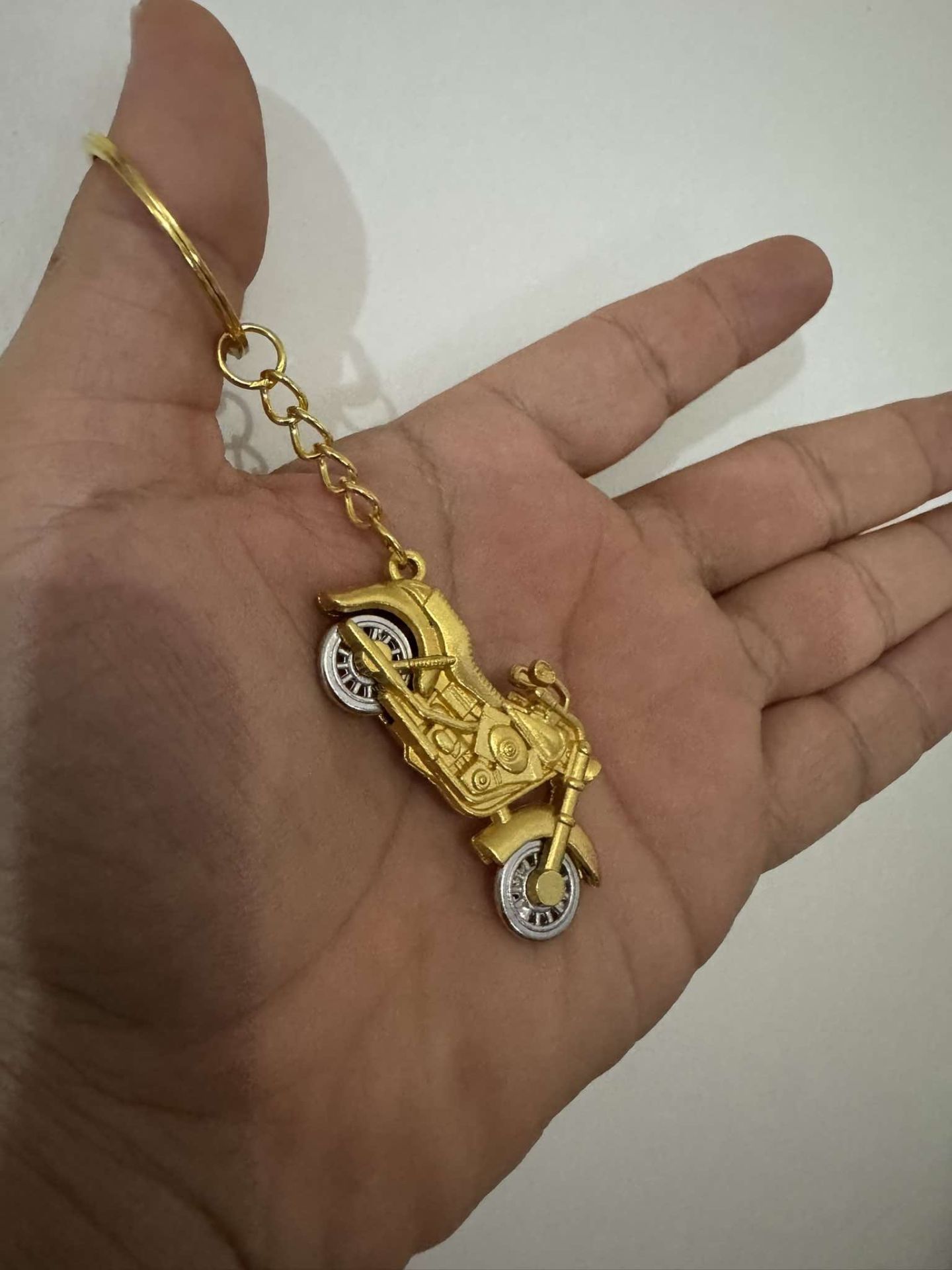 Harley Motorsiklet Gold 3 Boyutlu Tekerlekleri Dönen Anahtarlık